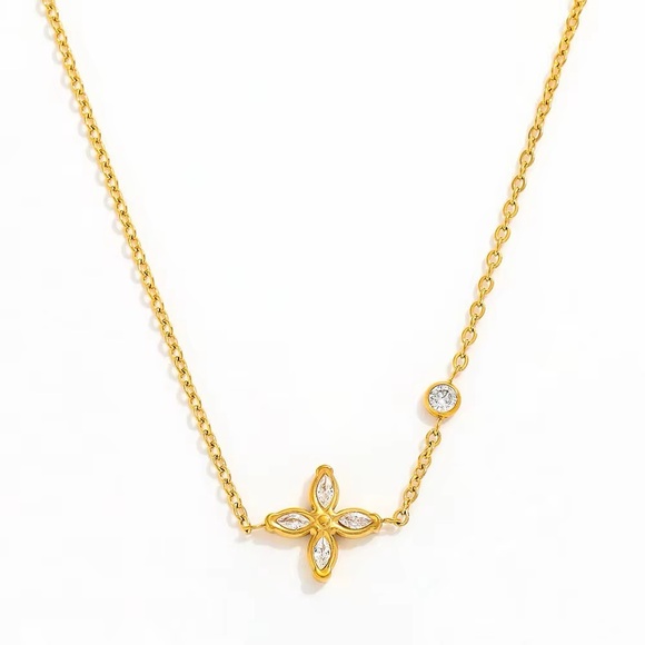 18K Gold Plated Cubic Zirconia Flower Necklace - Picture 1 of 9